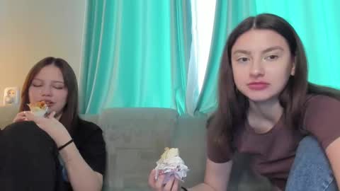 lizzi_muur online show from 01.31.25