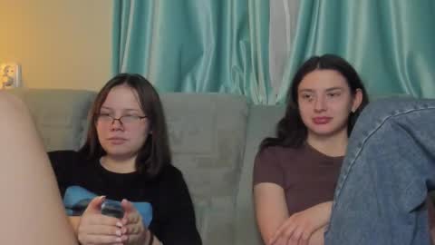 lizzi_muur online show from 02.01.25