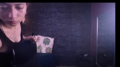 Snapshot of lizzie_collin chatting on 09.25.25 Lizzie online show from 09.25.25