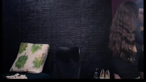 Snapshot of lizzie_collin chatting on 10.21.25 Lizzie online show from 10.21.25