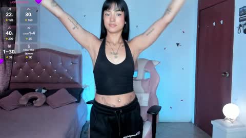 Snapshot of lizzie_corner chatting on 12.28.24 Lizzie online show from 12.28.24