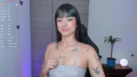 Snapshot of lizzie_corner chatting on 11.14.25 Lizzie online show from 11.14.25