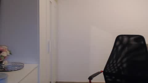 Lizzy Palmer online show from 12.25.24