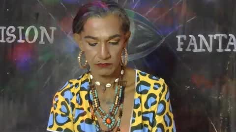 LA LOBA online show from 01.10.25