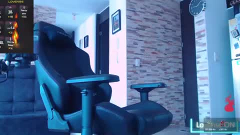 Snapshot of lobito_xxxl chatting on 06.25.26 lobito_xxxl online show from 06.25.26