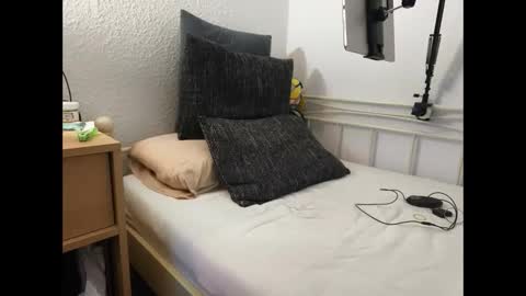 loenne3 online show from 11.21.25