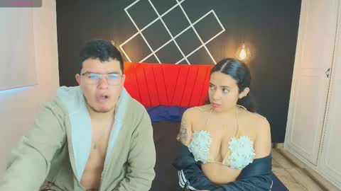 Logan and Chloe online show from 11.22.25