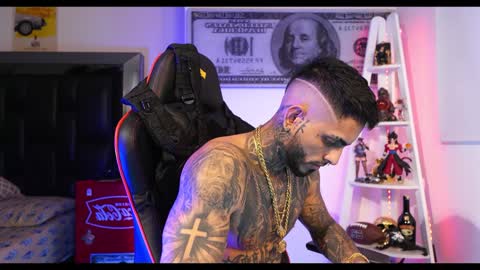 logan_hugh8 online show from 01.29.25