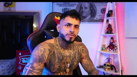 logan_hugh8 online show from 03.05.25