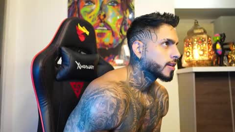 logan_hugh8 online show from 09.24.25