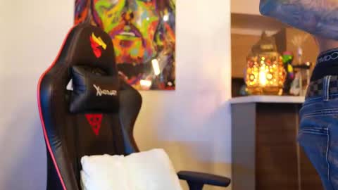 logan_hugh8 online show from 10.02.25