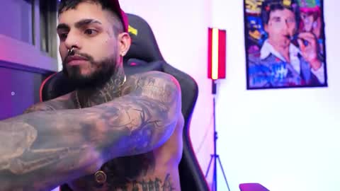 logan_hugh8 online show from 11.06.25