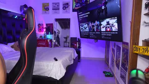 logan_hugh8 online show from 03.12.26