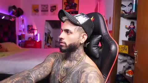 logan_hugh8 online show from 04.01.26