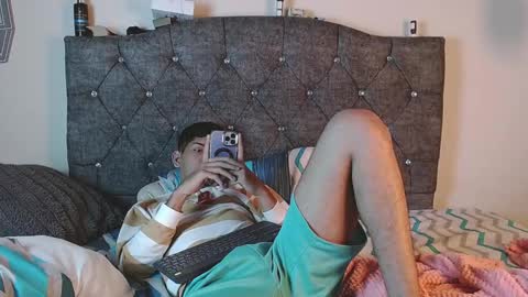 Snapshot of logan_willyams_ chatting on 10.12.25 logan_willyams_ online show from 10.12.25