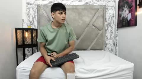 Snapshot of loganjhonson chatting on 11.01.25 loganjhonson online show from 11.01.25