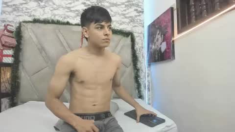 Snapshot of loganjhonson chatting on 11.25.25 loganjhonson online show from 11.25.25