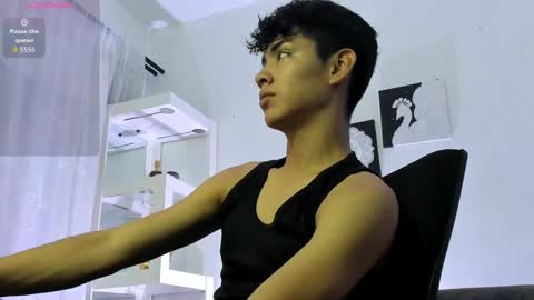 logantwink18 online show from 09.10.25