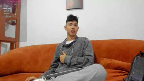 logantwink18 online show from 10.22.25