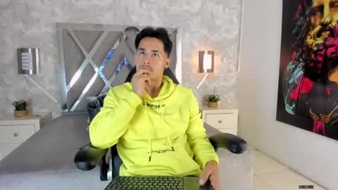 Snapshot of loghan_fox chatting on 10.08.25 Loghan online show from 10.08.25