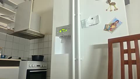 Snapshot of logitech0000 chatting on 10.04.25 logitech0000 online show from 10.04.25