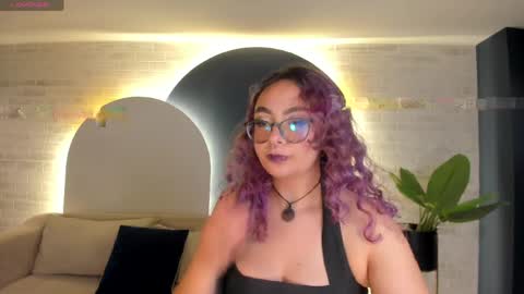 Snapshot of loiseharper chatting on 05.06.26 Loise online show from 05.06.26