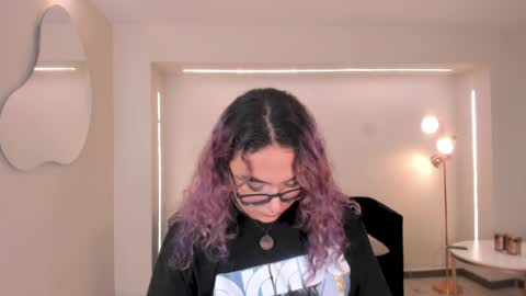Snapshot of loiseharper chatting on 05.16.26 Loise online show from 05.16.26