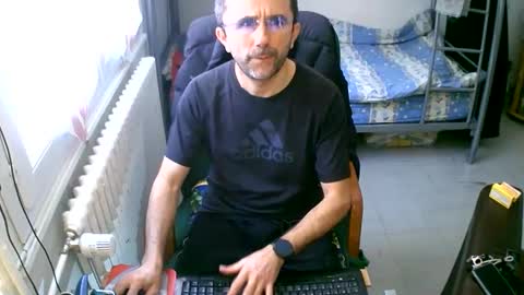 Snapshot of lokoum39 chatting on 12.28.24 lokoum39 online show from 12.28.24