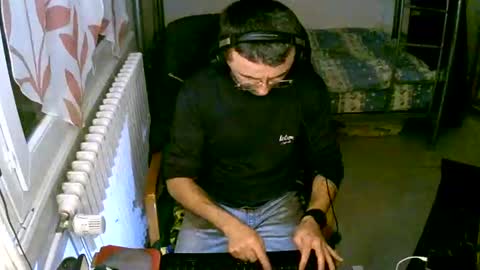 Snapshot of lokoum39 chatting on 12.30.24 lokoum39 online show from 12.30.24