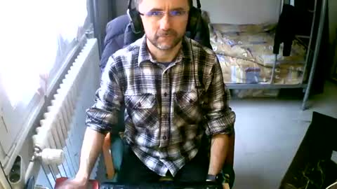 Snapshot of lokoum39 chatting on 02.11.25 lokoum39 online show from 02.11.25