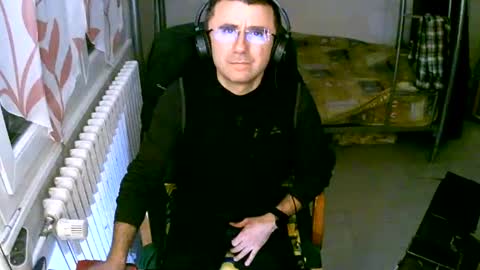 Snapshot of lokoum39 chatting on 02.15.25 lokoum39 online show from 02.15.25