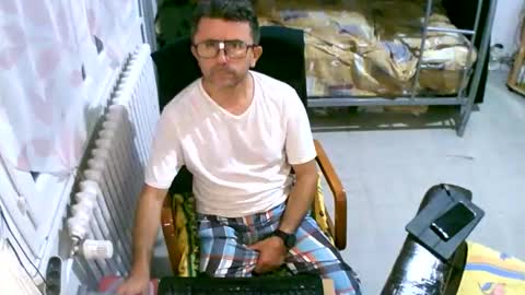 Snapshot of lokoum39 chatting on 09.14.25 lokoum39 online show from 09.14.25