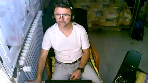 Snapshot of lokoum39 chatting on 09.23.25 lokoum39 online show from 09.23.25