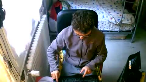 Snapshot of lokoum39 chatting on 10.15.25 lokoum39 online show from 10.15.25