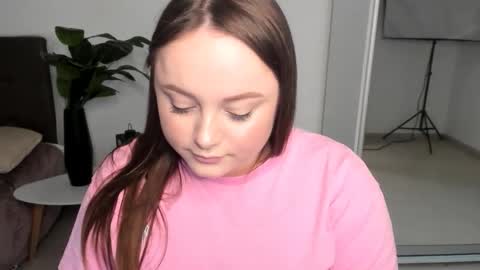 lola_berry22 online show from 05.17.26