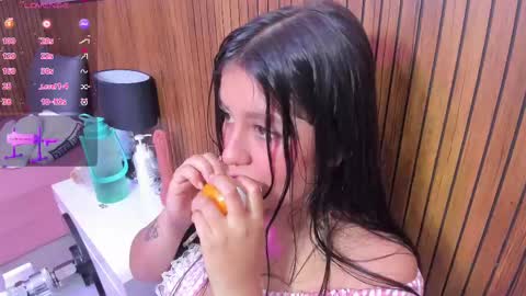 Snapshot of lola_clit chatting on 02.26.25 lola online show from 02.26.25