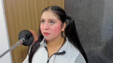 Snapshot of lola_clit chatting on 09.10.25 lola online show from 09.10.25