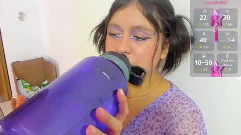 Snapshot of lola_clit chatting on 10.31.25 lola online show from 10.31.25