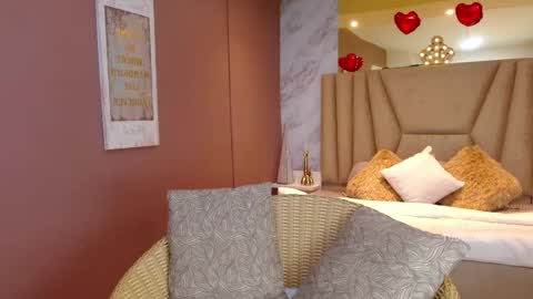 Lola online show from 09.12.25