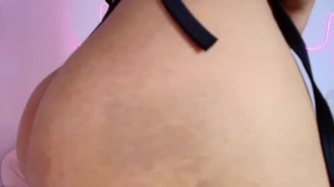 lola_lustrum online show from 04.15.26