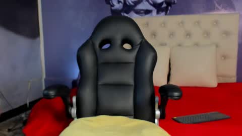 lola red online show from 02.15.25