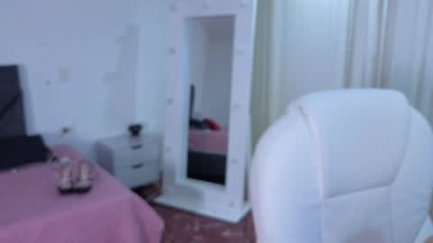 Snapshot of lola_star_ chatting on 05.19.26 Lola online show from 05.19.26