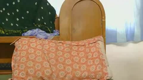 lolaa online show from 09.29.25