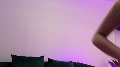 lolaamore_ online show from 11.29.25