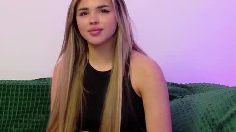 lolaamore_ online show from 12.03.25