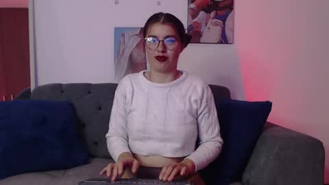 lolaandcamille online show from 03.11.25