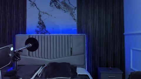 Lola Angel online show from 09.18.25