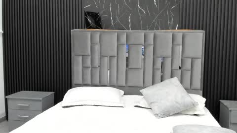 Lola Angel online show from 11.28.25