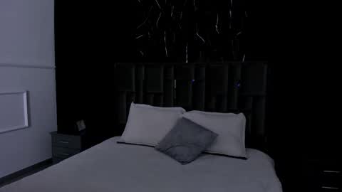 Lola Angel online show from 02.02.26