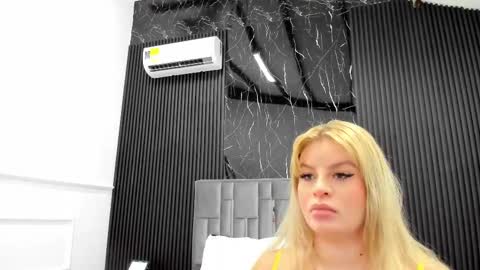 Lola Angel online show from 02.09.26